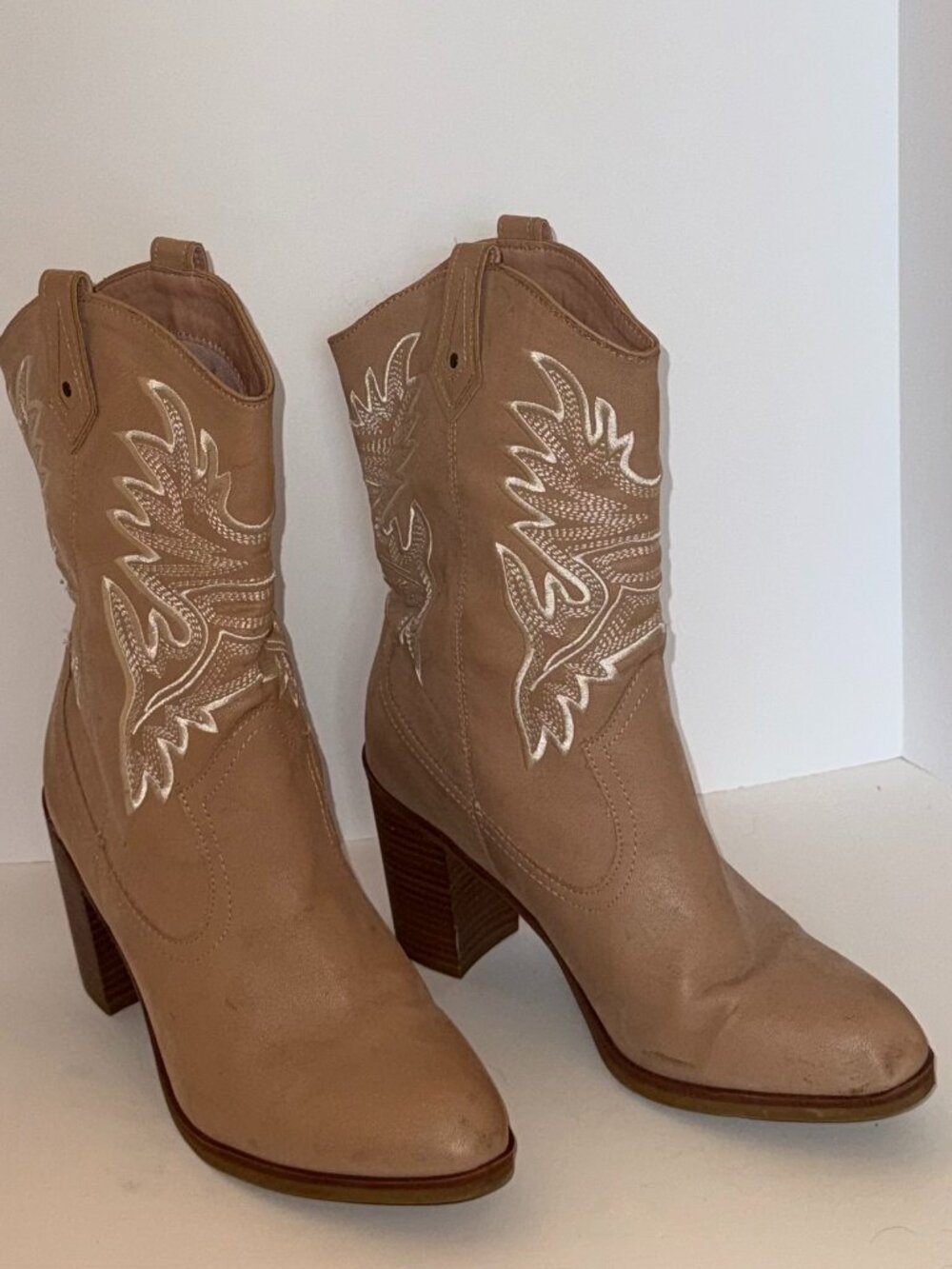 MIA Tan Floral Embroidered Western Cowboy Ankle Boots Womens 8.5